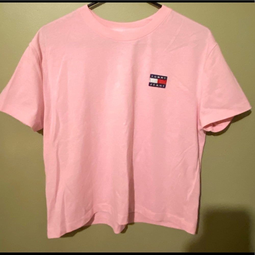 Pink tommy hifiger cropped shirt